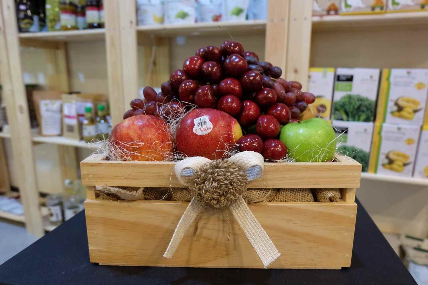 Fruit Gifts Basket Tutorial by GiftnGo.Gift | GURU ON GIFT